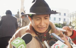 Felipe Quispe, dirigente indígena originario que defiende los intereses de la oligarquía boliviana.