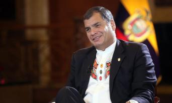 "El pueblo ecuatoriano debe estar atento a esta campaña sucia", alertó el presidente Correa